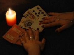 Sigøjner-spåkoner med spillekort: hvordan man finder ud af fremtiden