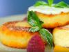 Recept na nadýchané tvarohové koláče s rozinkami a sušenými meruňkami